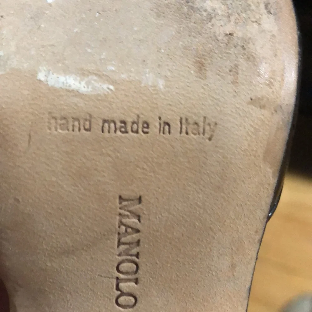 Authentic Manolo Blahnik quilted leather slingback heels. - Picture 10 of 17